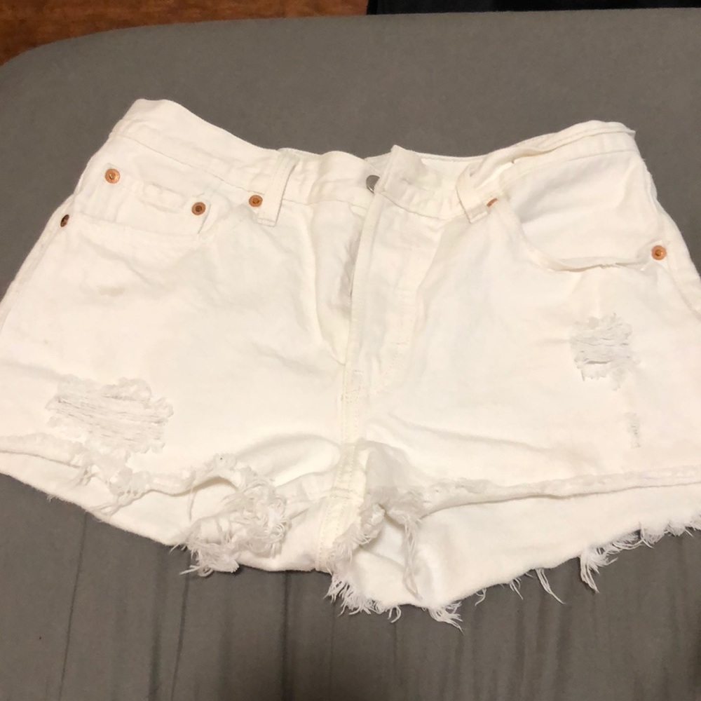 Levi white shorts